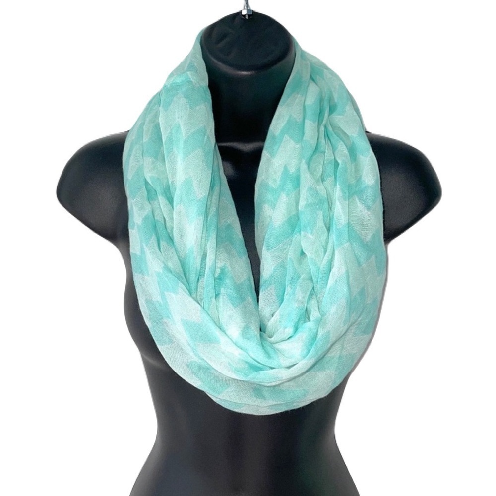 Infinity scarf
